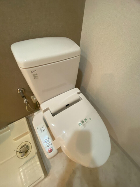 トイレ　温水洗浄便座トイレ