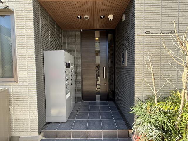 エントランス　建物の内部です