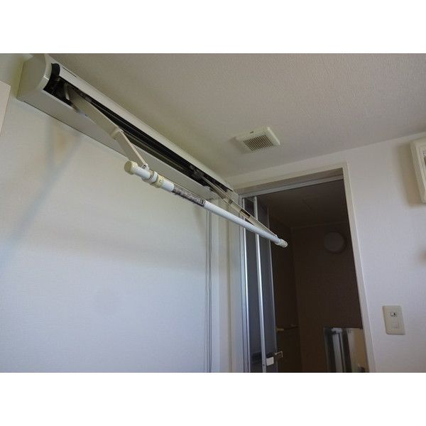 その他設備　室内物干しです。