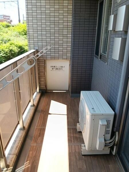 バルコニー　お洗濯にも便利なバルコニー付き
