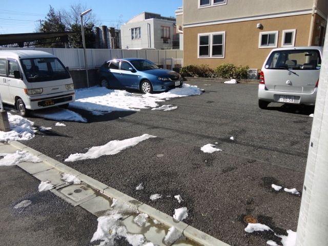 駐車場　敷地内駐車場