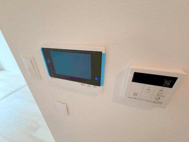 セキュリティ　TVモニターホンで来客が誰か確認してから開けて下さいね