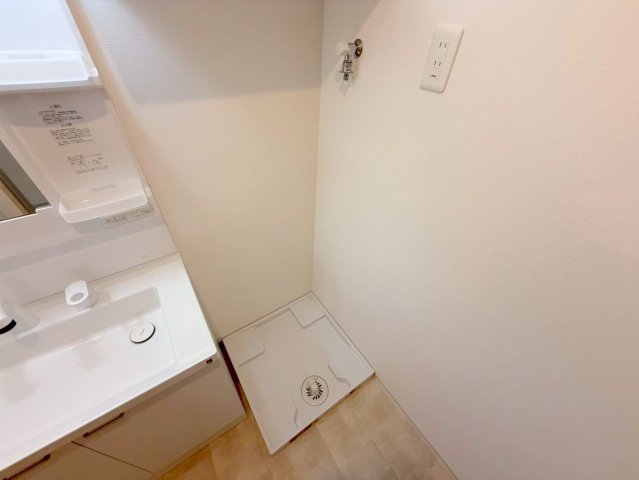 その他設備　嬉しい室内洗濯機置場。これで洗濯機も長持ちしますね。
