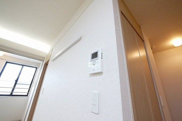 セキュリティ　お部屋の中にいながら外の様子もよくわかります。モニター付きイ