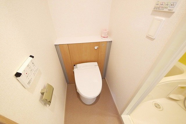 トイレ　コンパクトなトイレです。