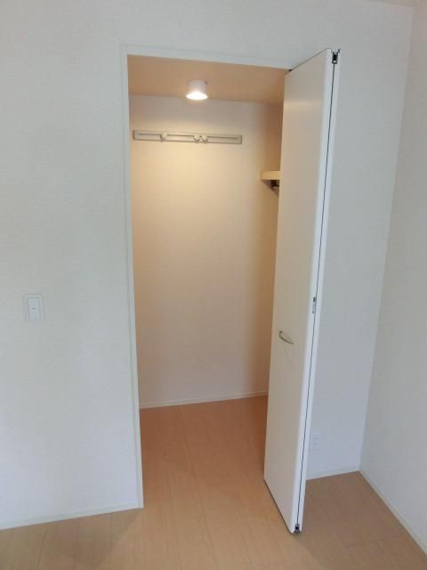 収納　ワンステップクローゼット