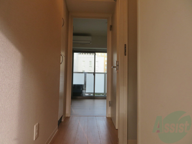 玄関　玄関から見たお部屋です。奥行で広さ伝わりますでしょうか