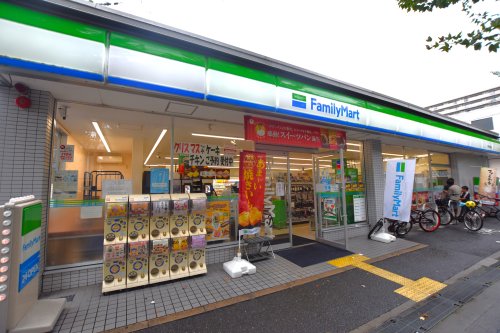コンビニ　ファミリーマート 平野瓜破店（コンビニ）まで493m