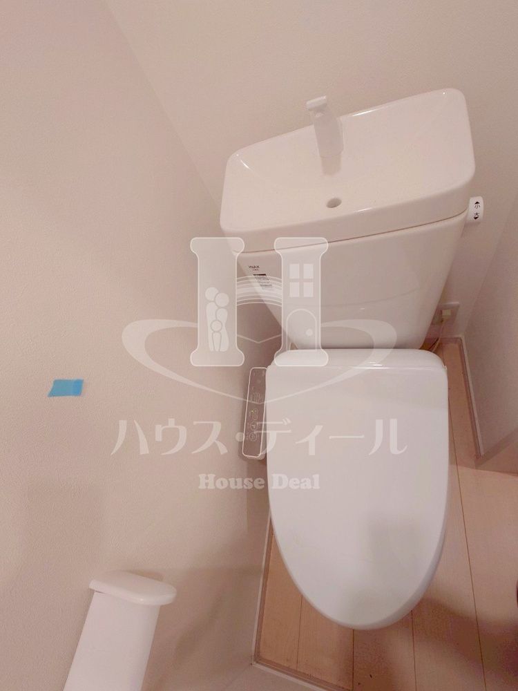 トイレ　別号室参考写真です