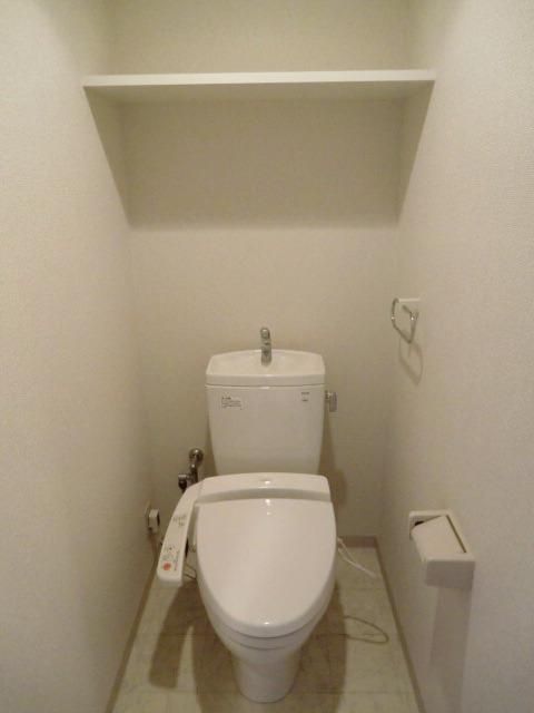 トイレ　シャワートイレ有