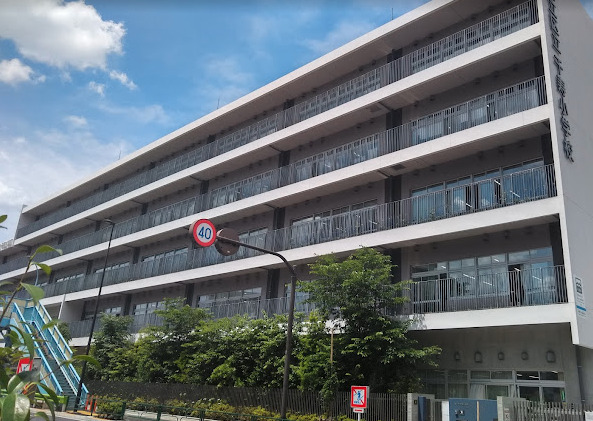 小学校　足立区立千寿小学校（小学校）まで581m