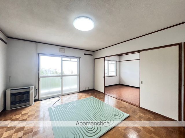 テレパレス函館吉川の居間写真