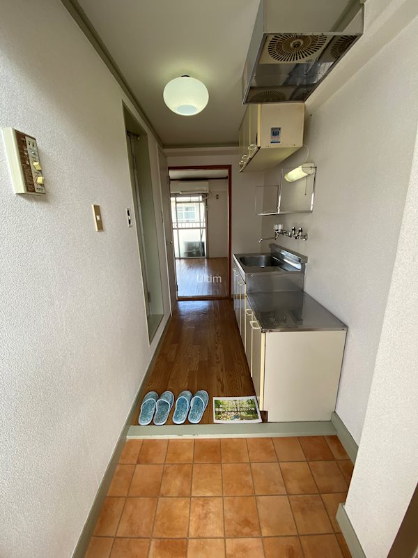 玄関　別部屋のお写真です。ご参考までに！