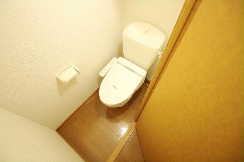 トイレ　温水洗浄便座を標準装備にしました！