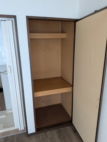 収納　お洋服もたくさんしまえます