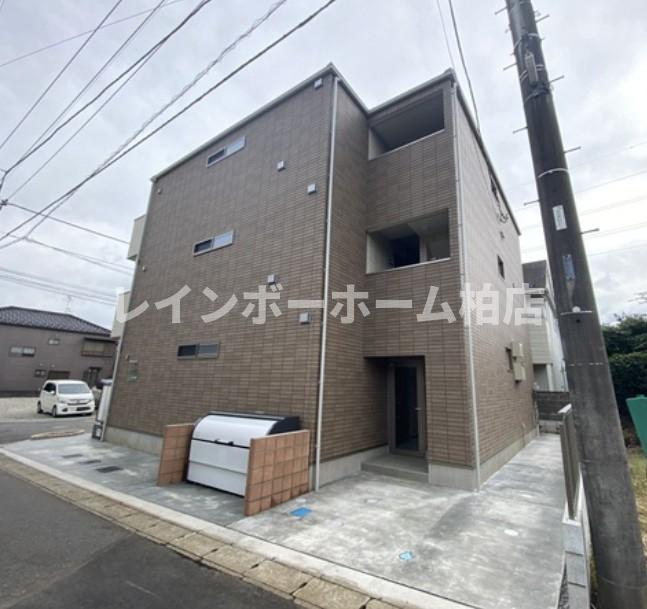 エントランス　建物の内部です