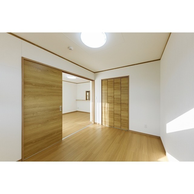 その他　洋室６帖