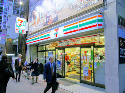 コンビニ　セブン－イレブン麻布十番駅前店（コンビニ）まで153m