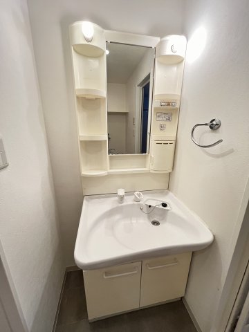 洗面設備　忙しい朝には欠かせない洗面所です