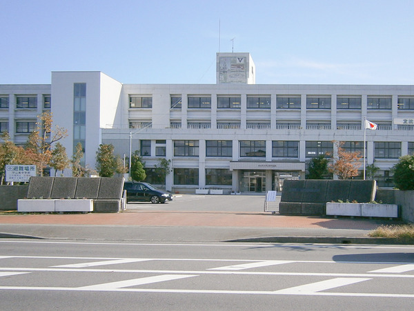 中学校　守山市立守山南中学校（中学校）まで786m