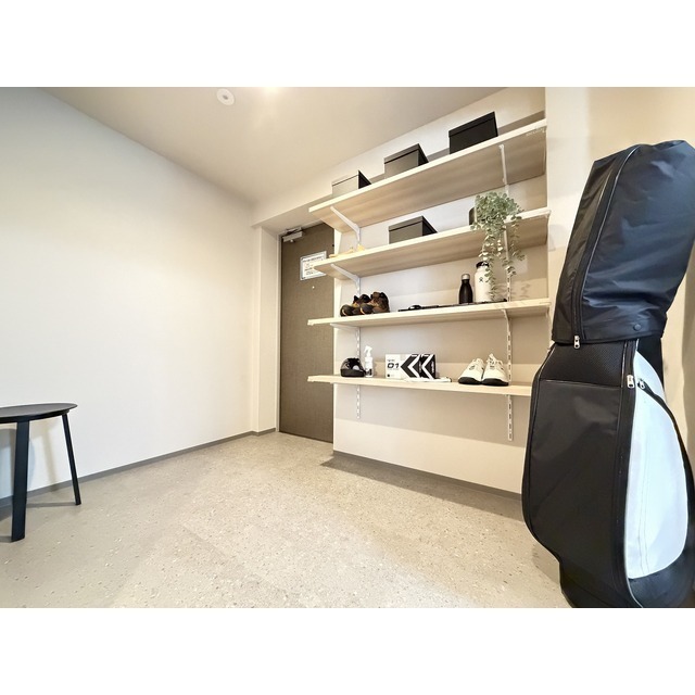 玄関　同タイプ別部屋の写真です／家具・家電の備え付けはありません