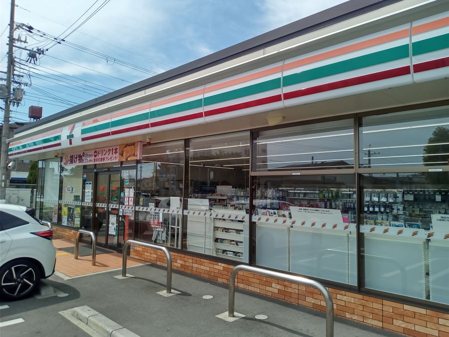 コンビニ　セブンイレブン 阪急新伊丹駅前店（コンビニ）まで567m