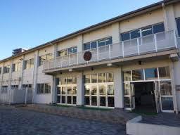小学校　高槻市立芥川小学校（小学校）まで1236m