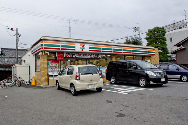 コンビニ　セブンイレブン向日梅ノ木店（コンビニ）まで423m