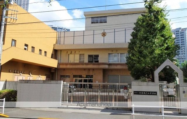 中学校　新宿西戸山中学校（中学校）まで562m