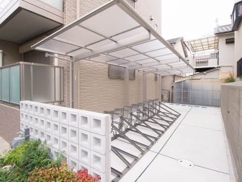 建物外観　敷地内屋根付き駐輪場