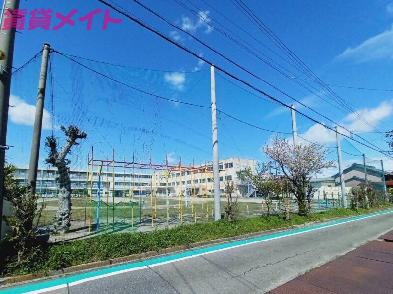 小学校　桑名市立城東小学校（小学校）まで463m
