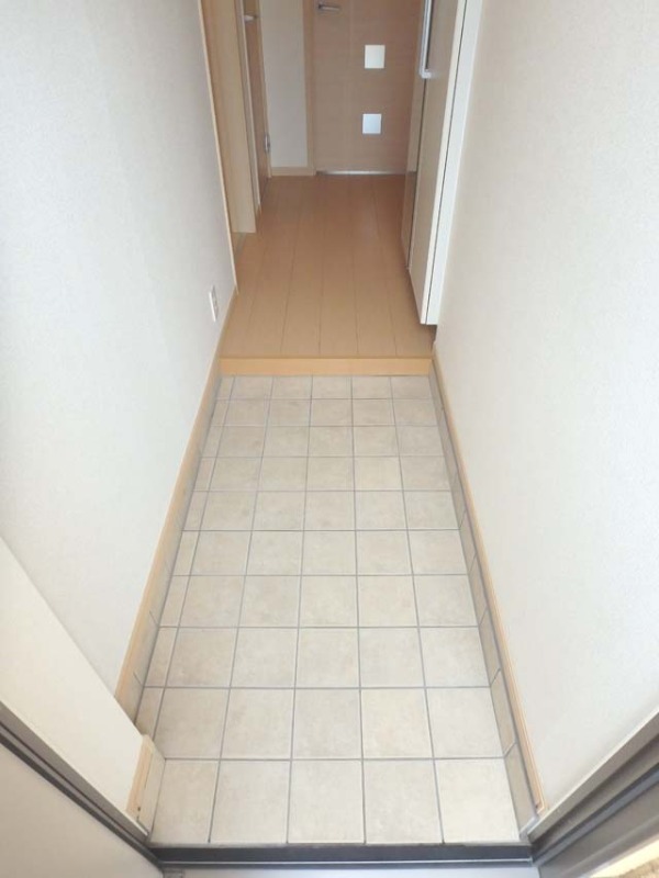 玄関　下駄箱付き！
