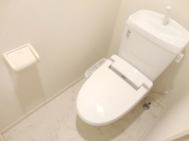 トイレ　別号室の参考写真です。