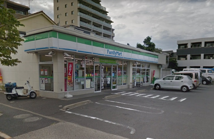 コンビニ　ファミリーマート 加平三丁目店（コンビニ）まで341m