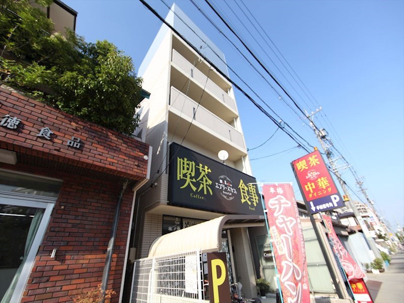 建物外観　外観　防犯カメラ　オートロック　外壁タイル張り