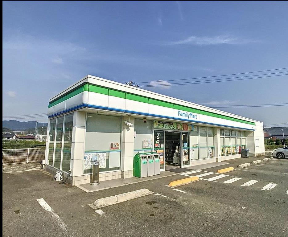 コンビニ　ファミリーマート山口嘉川店（コンビニ）まで1889m