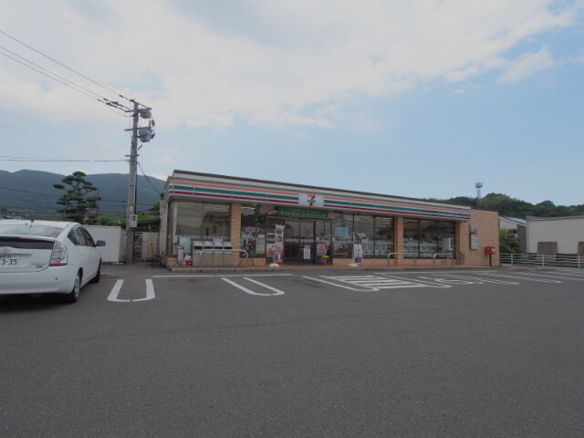 コンビニ　セブンイレブン肥前大町店（コンビニ）まで2260m
