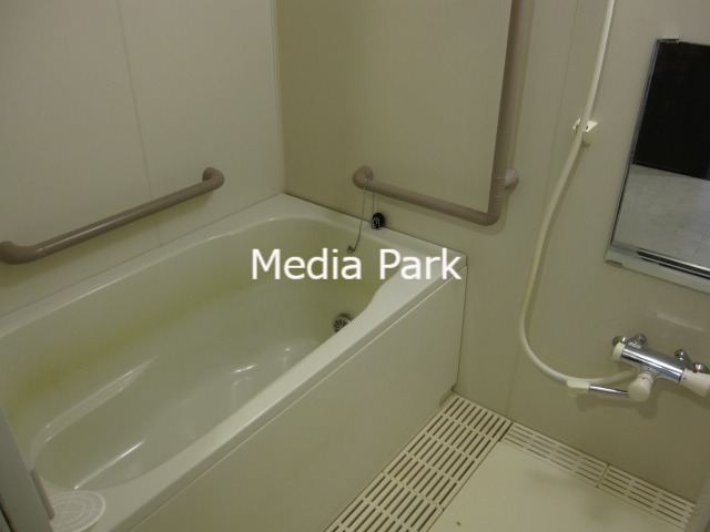 バス・シャワールーム　同物件別のお部屋の参考写真です。