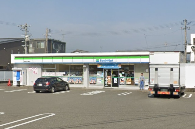 コンビニ　ファミリーマート　静岡小鹿公園前店（コンビニ）まで695m