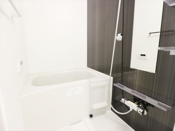 バス・シャワールーム　※別部屋の写真です