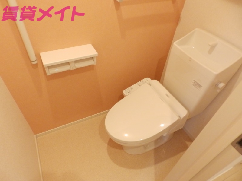 トイレ　別部屋同タイプの物です。