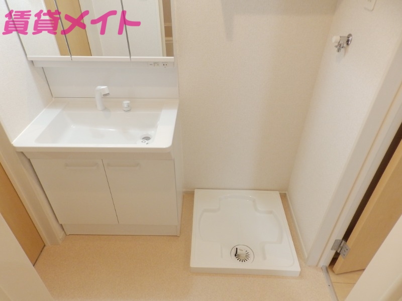 洗面設備　別部屋同タイプの物です。