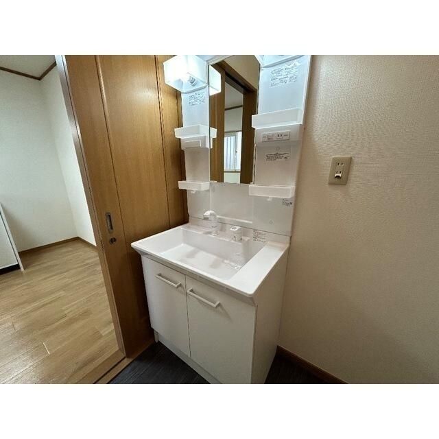 洗面設備　別部屋参照　現状優先