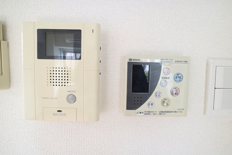 セキュリティ　モニター付きインターホン