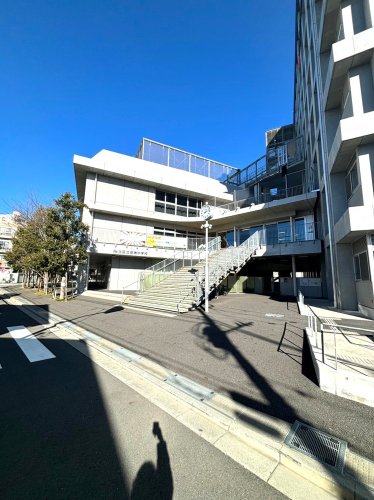 中学校　北区立田端中学校（中学校）まで466m