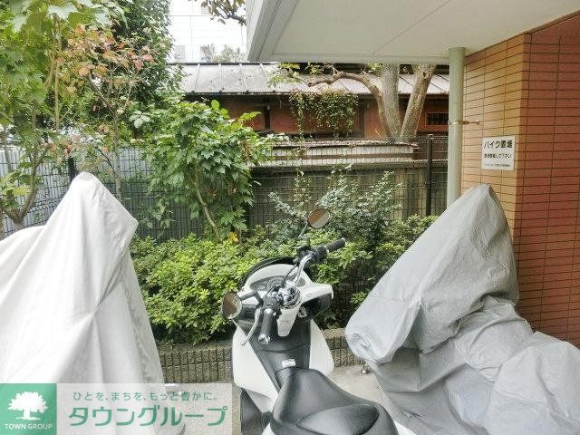 駐車場　バイク置き場