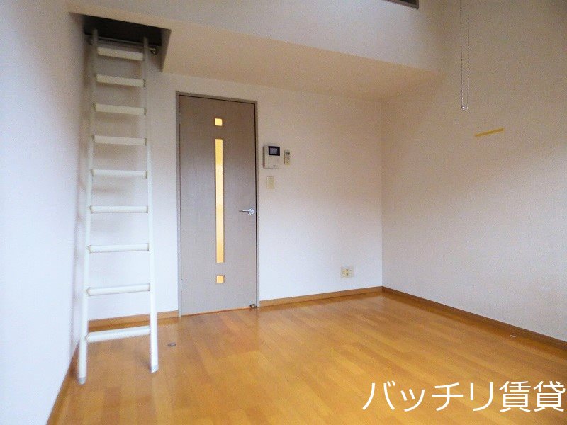 居室・リビング　別号室タイプの為、現状を優先致します。