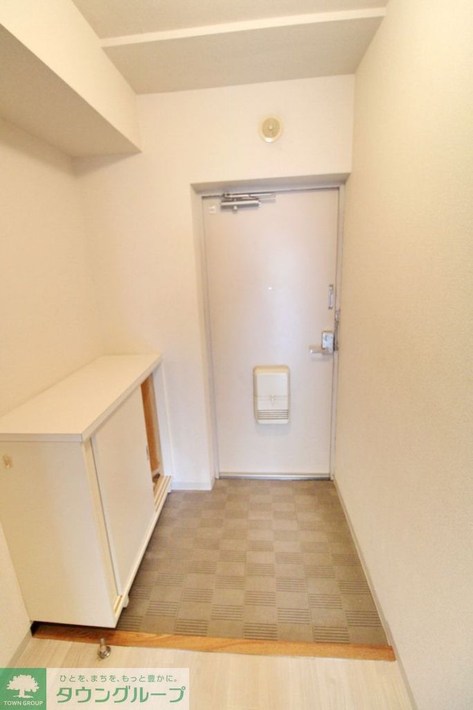 玄関　※別部屋参考写真