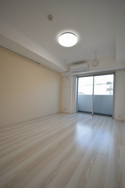 その他部屋・スペース　お部屋が広く見える幅広フローリング