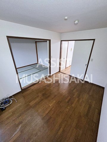 ＪＲ中央線 東小金井駅 徒歩11分 2階建 築32年の居間写真
